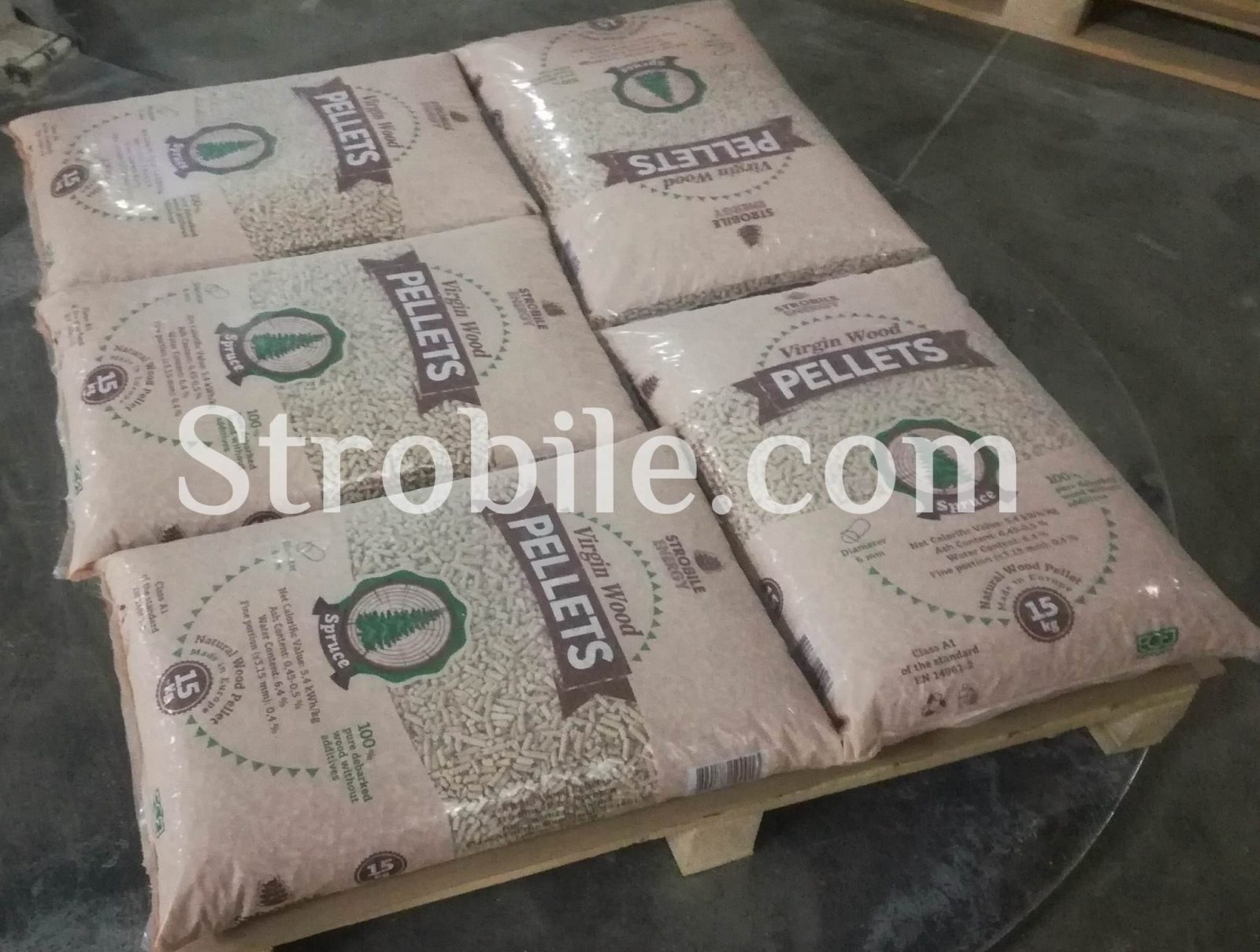 Τα πέλλετ ξύλου Virgin Wood Pellets λευκής ελιάς στο πακέτο Τα πέλλετ ξύλου Virgin Wood Pellets λευκής ελιάς στο πακέτο