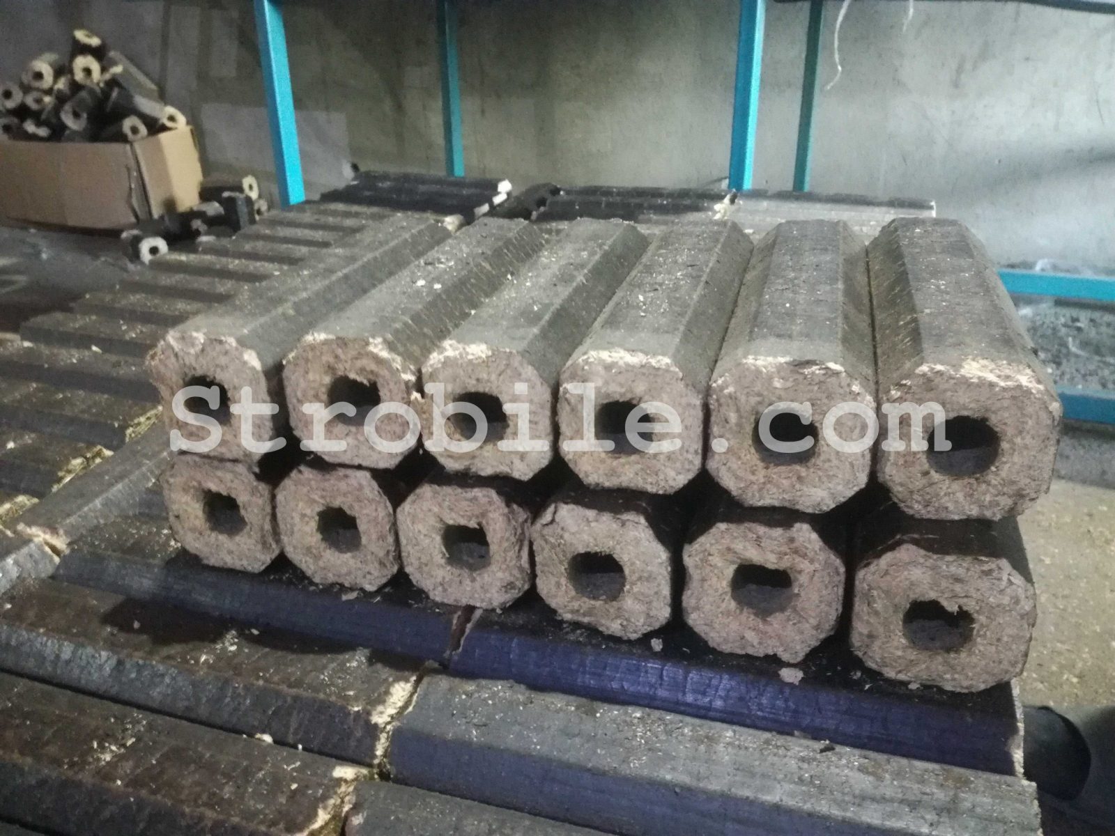 Ξύλινη μπρικέτα καίει και κουφοκαίει για πολύ καιρο Ξύλινη μπρικέτα καίει και κουφοκαίει για πολύ καιρο